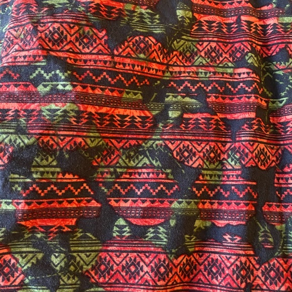NWOT LuLaRoe TC Leggings, Digital Roses - Picture 2 of 3